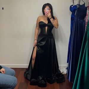 black sherri hill prom dress